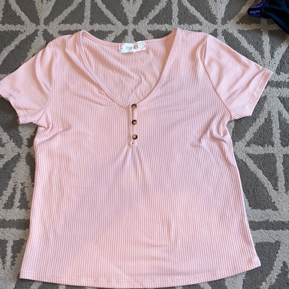 ~🌸 pink crop top with brown buttons 🌸~